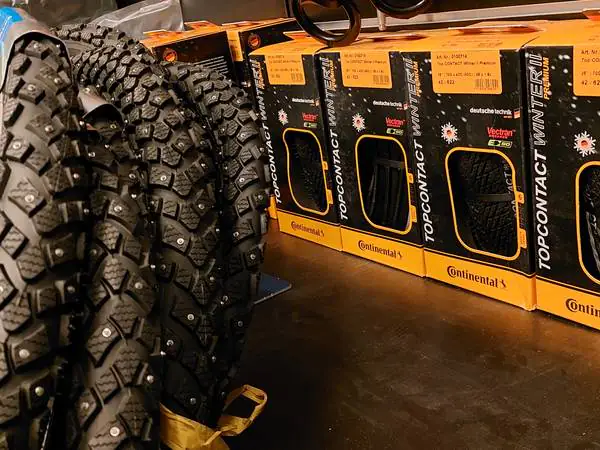 Fahrradreifen mit Spikes